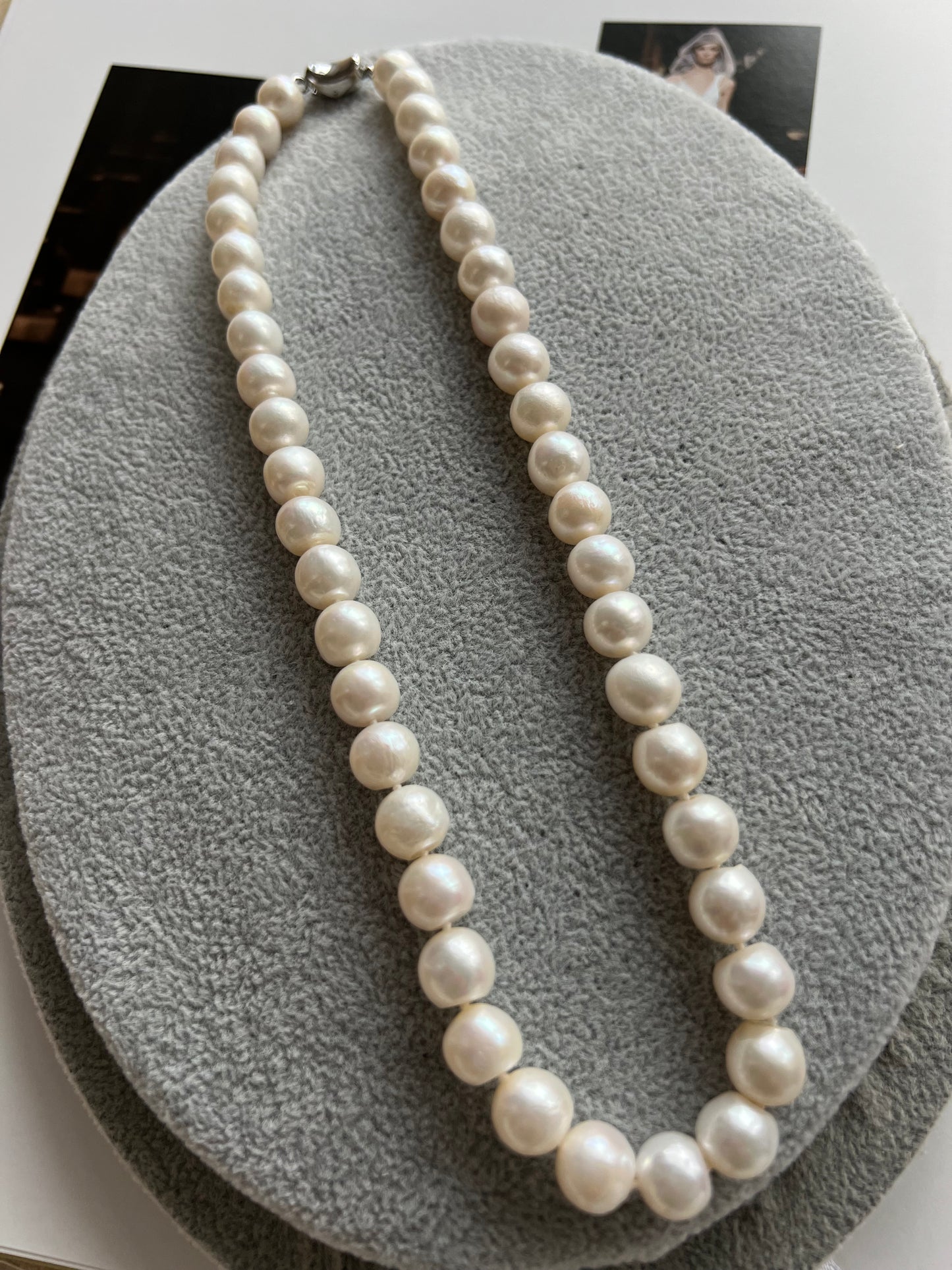 Natural freshwater nuclear pearl necklace