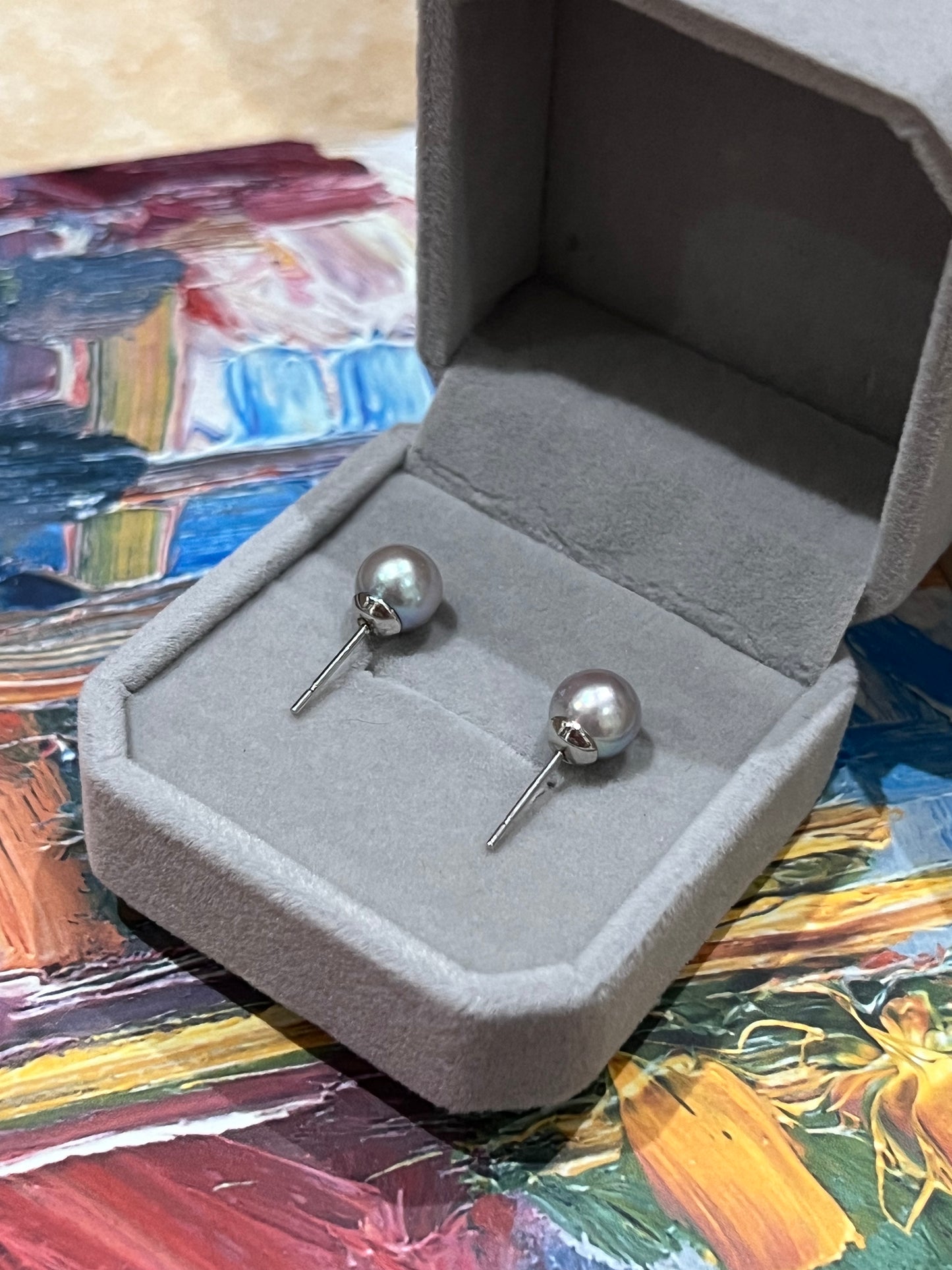 Moonlight-Akoya pearl stud earrings 7.5mm