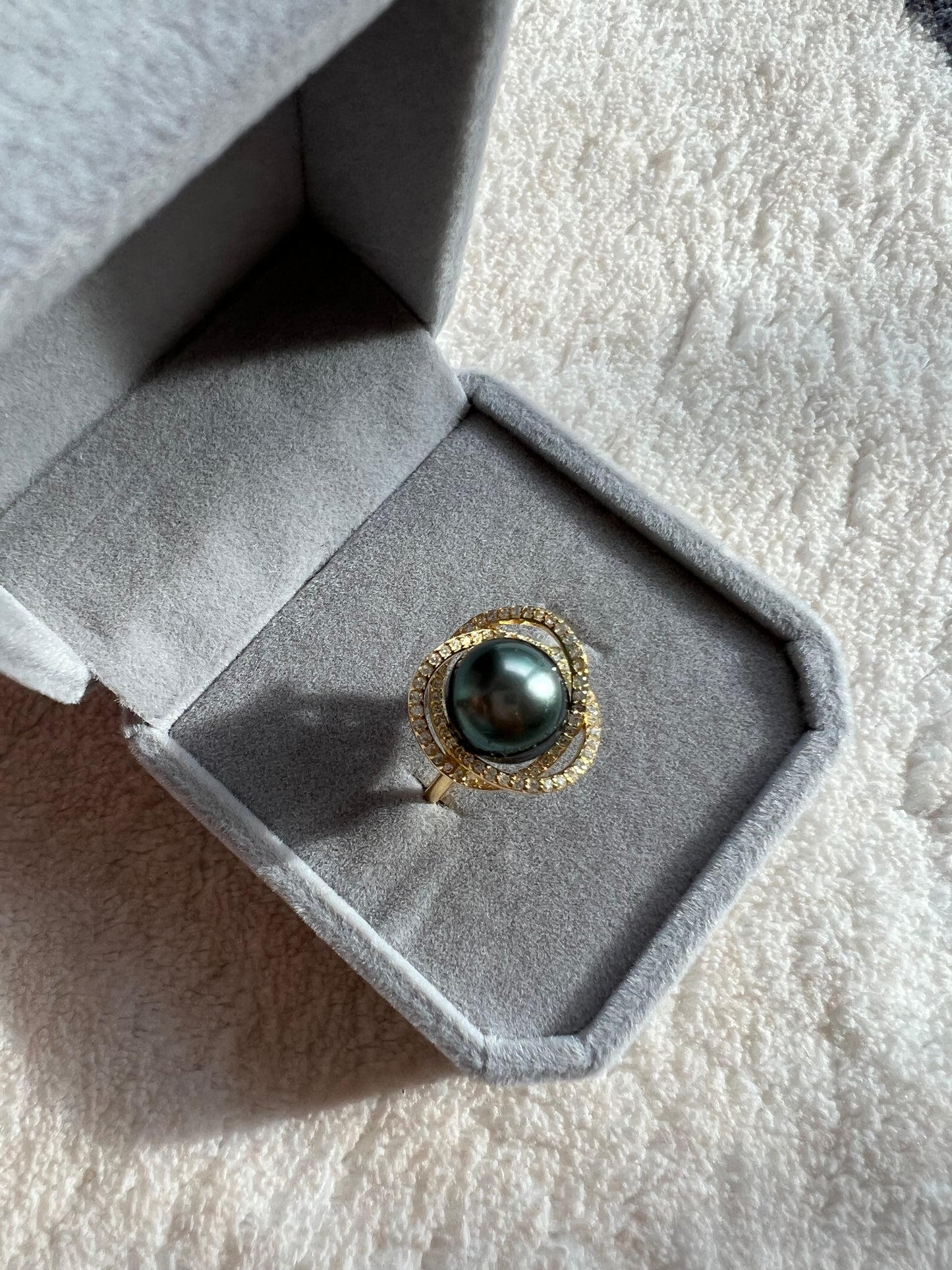 Moonlight - Genuine Tahitian Pearl In 18k Ring 8.8mm